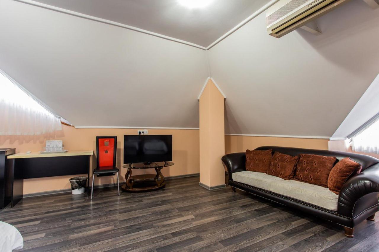 Star Rent Hotel Kiszyniów Zewnętrze zdjęcie