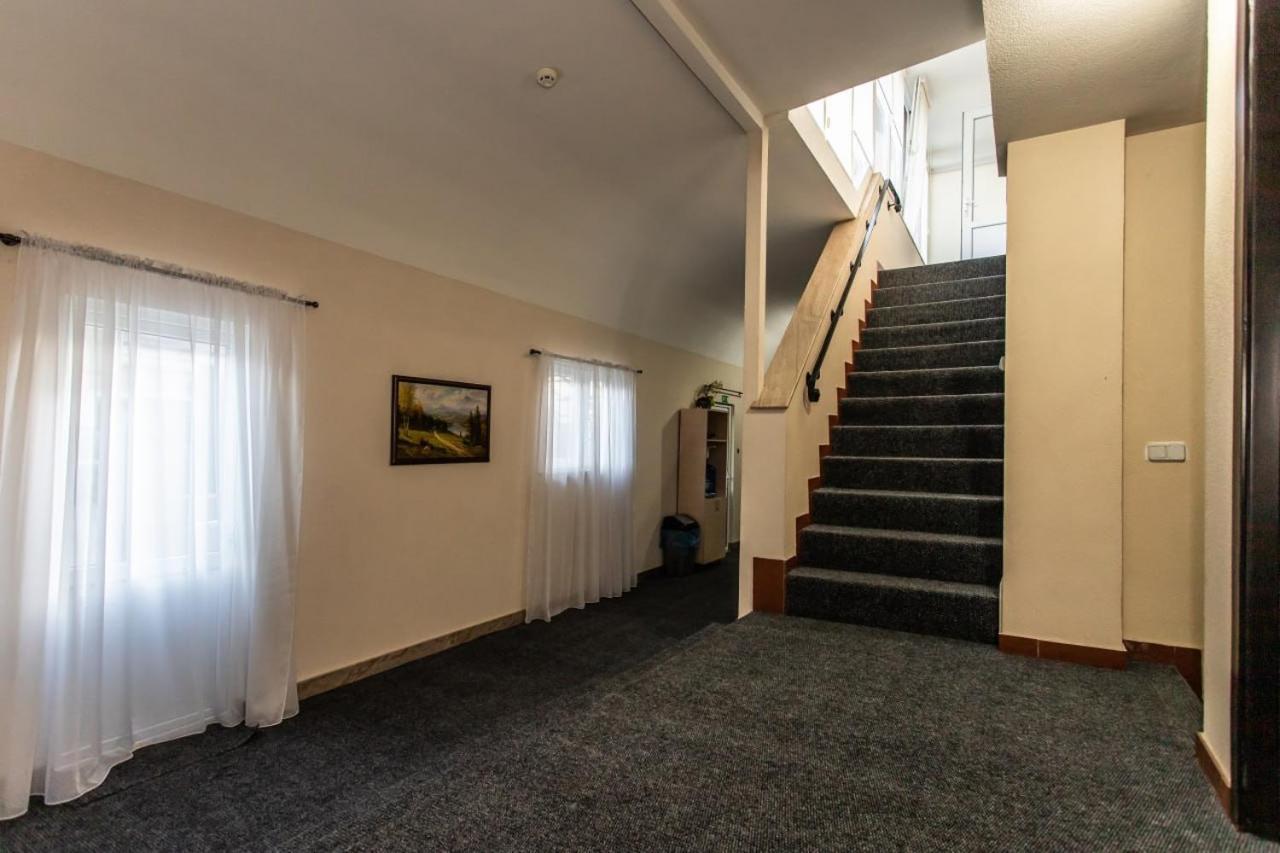 Star Rent Hotel Kiszyniów Zewnętrze zdjęcie
